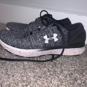 Womens Underarmour size 9 tennis